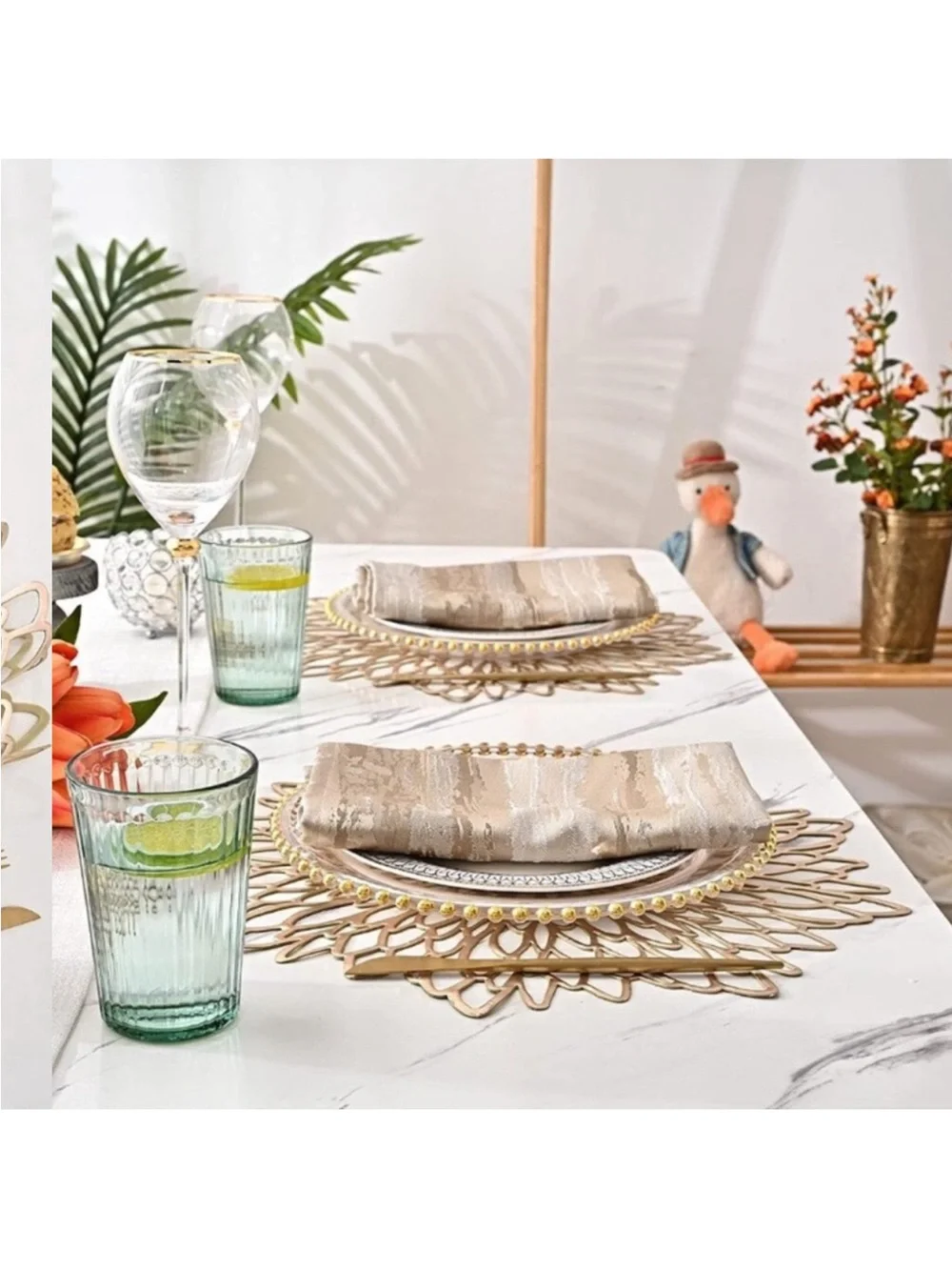 Gold Vinyl Placemats Set of 8 Round Floral Leaf Dining Modern Table Place Mats